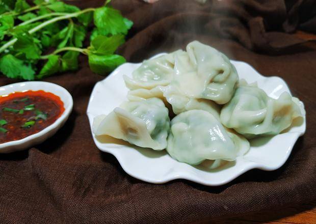 羊肉馅饺子怎么做好吃窍门 50c4c677f2244568b872f26648e0abf0.jpeg