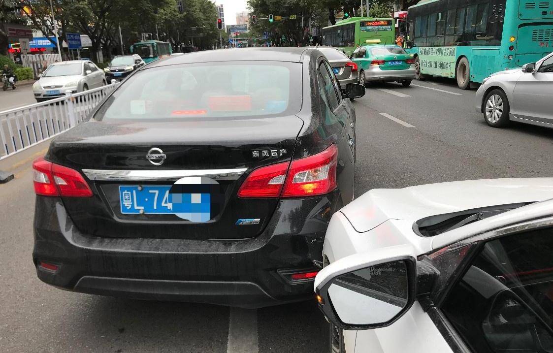 汽車追尾時不一定全是後車責任交警這四種情況前車負全責