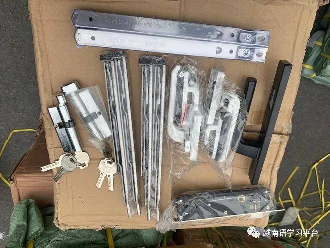 河内又两家公司的五金仓库被端销售冒牌门锁涉案11亿年底越南加强打