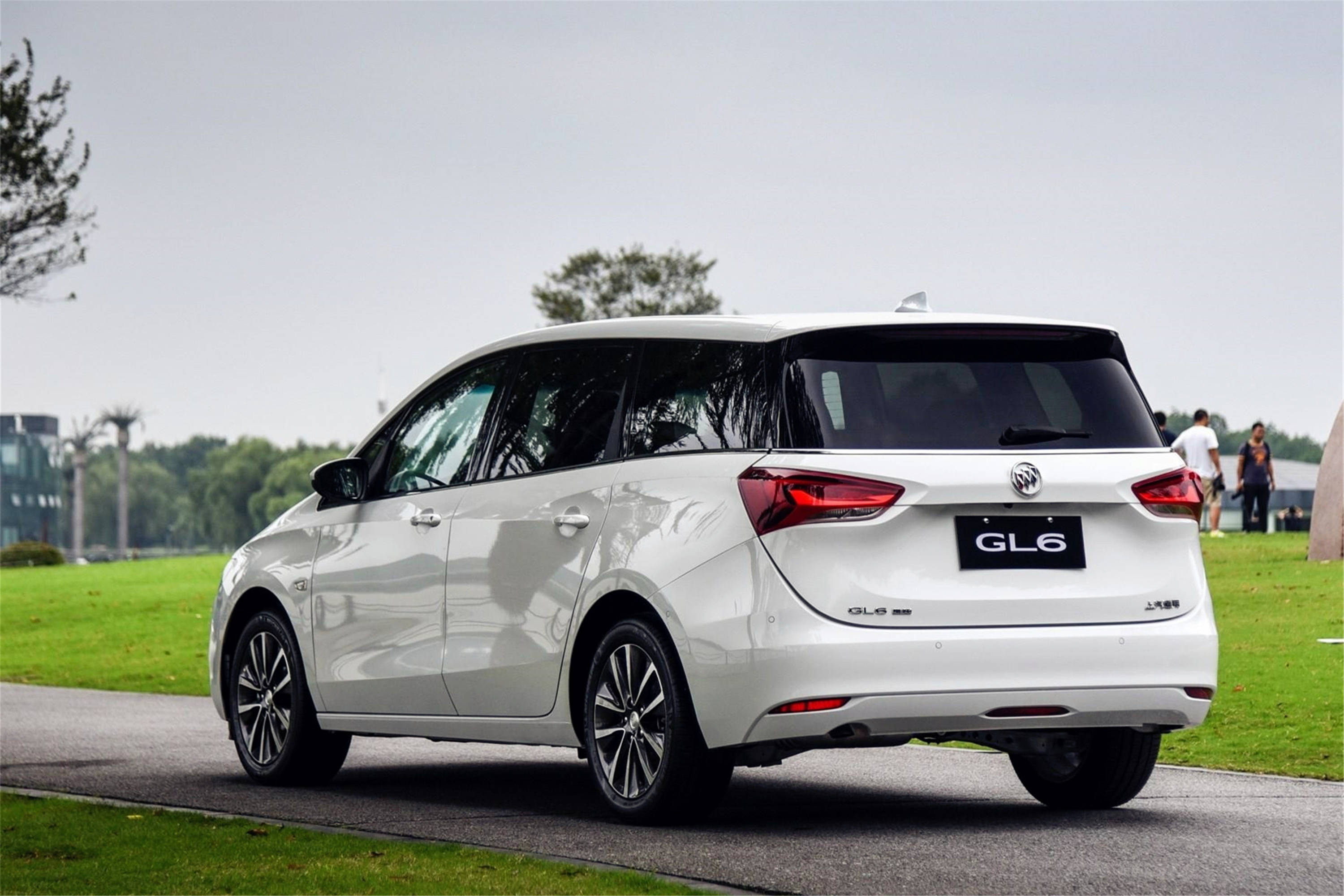 什么样的6座车才实用?这2款车配置不低油耗低