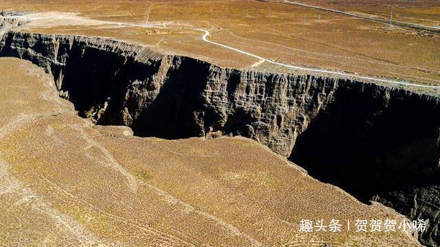 我国西北藏了个绝美的峡谷，有宛如外星球的风景，美得不可思议！