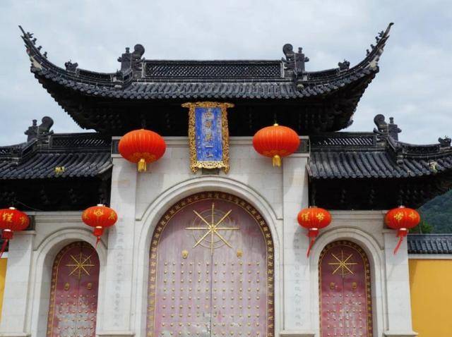 宁波最著名佛教名山，与峨眉普陀齐名，称号却被网友质疑