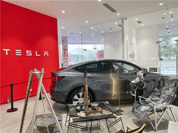 特斯拉贵州首店开业全新model3modely亮相贵阳
