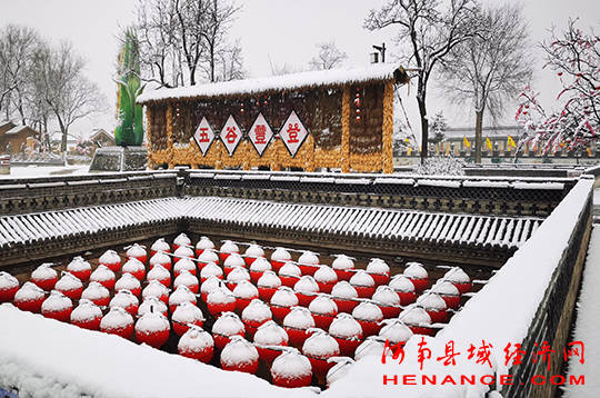陕州地坑院的雪中之美