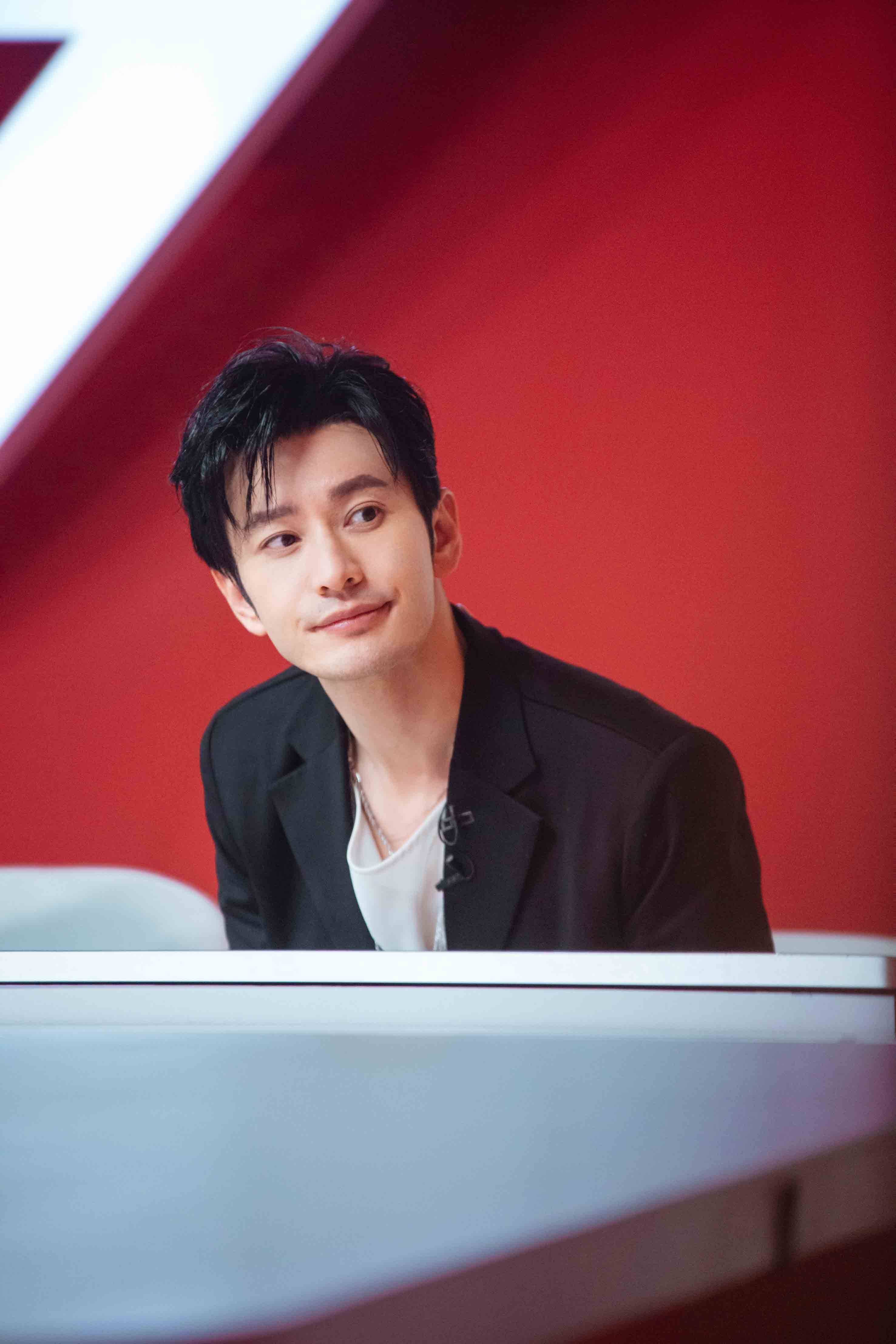 《乘风破浪的姐姐2》开播 见证人黄晓明直言敢说状态好可