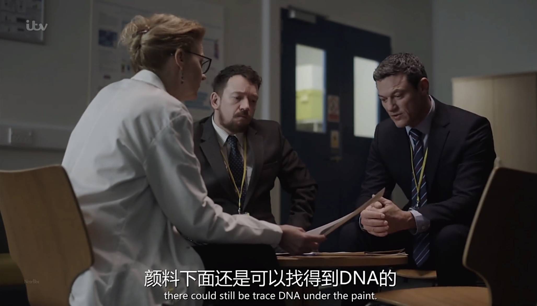 冷门英剧彭布罗克郡谋杀案:物证只剩一只袜子,高科技还能破解连环凶案