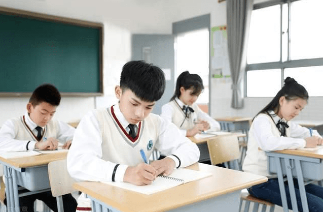将“差生”放到重点高中,以重点高中的师资能力,学生能逆袭吗?_成绩