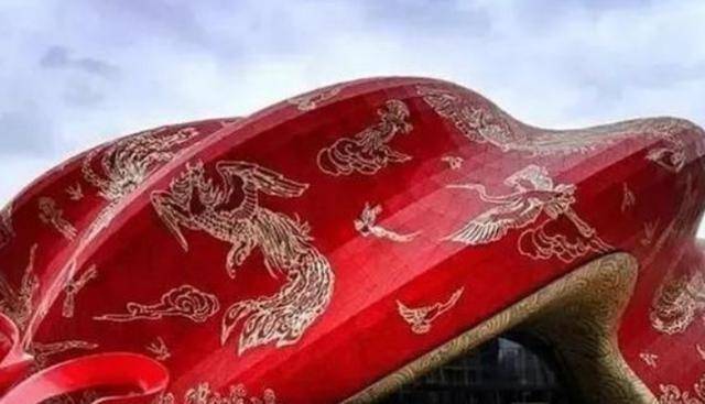 广州一“丑陋”地标，被调侃像“大棉被”，据说灵感来自丝绸之路