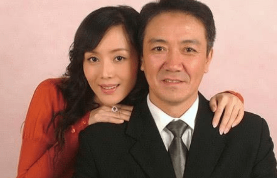 原创62岁李幼斌近照隐藏了12年的大美女娇妻原来是我们熟悉的她