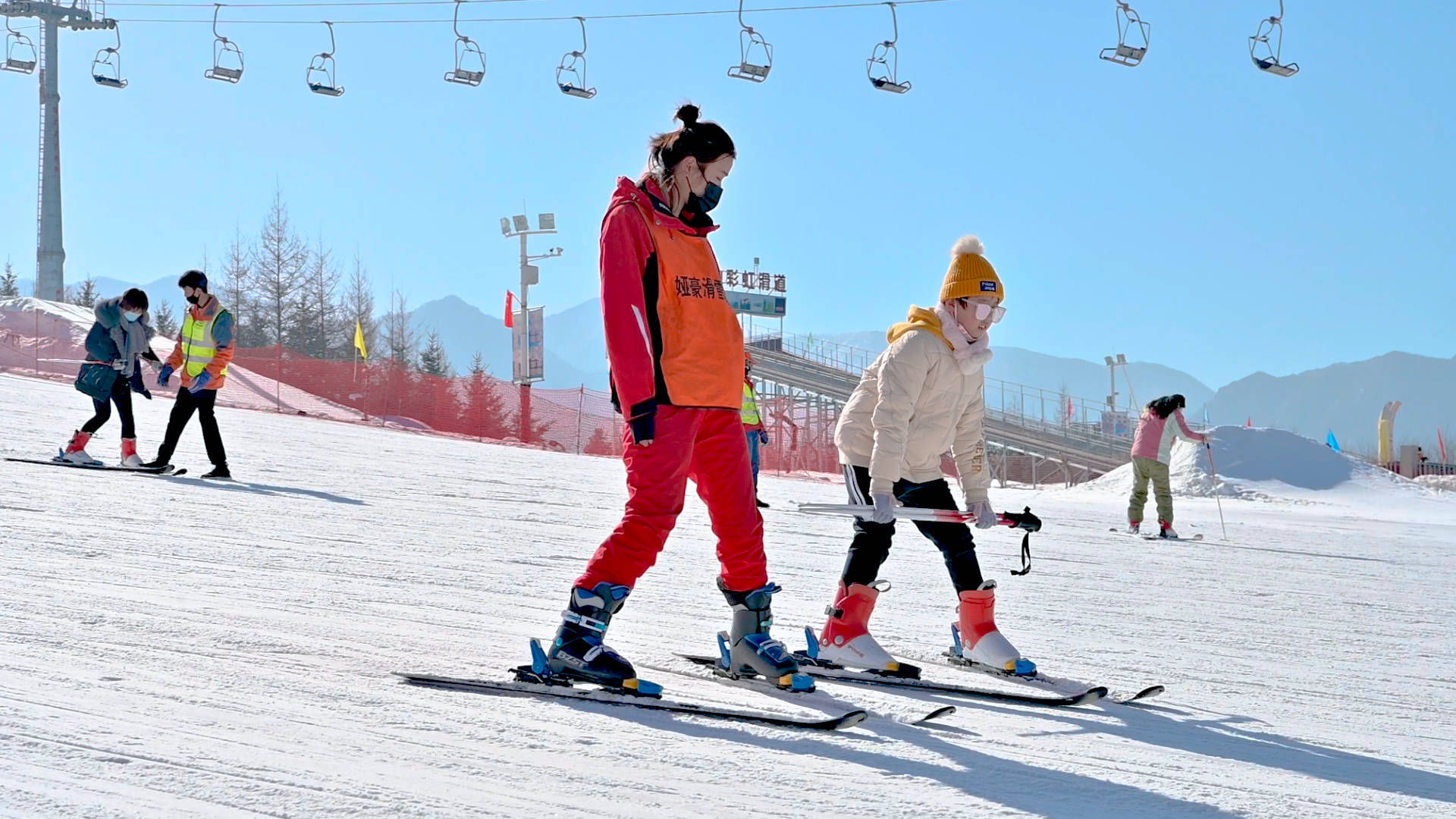 如果今年没有一张滑雪照，似乎就没有经历过北方的冬天