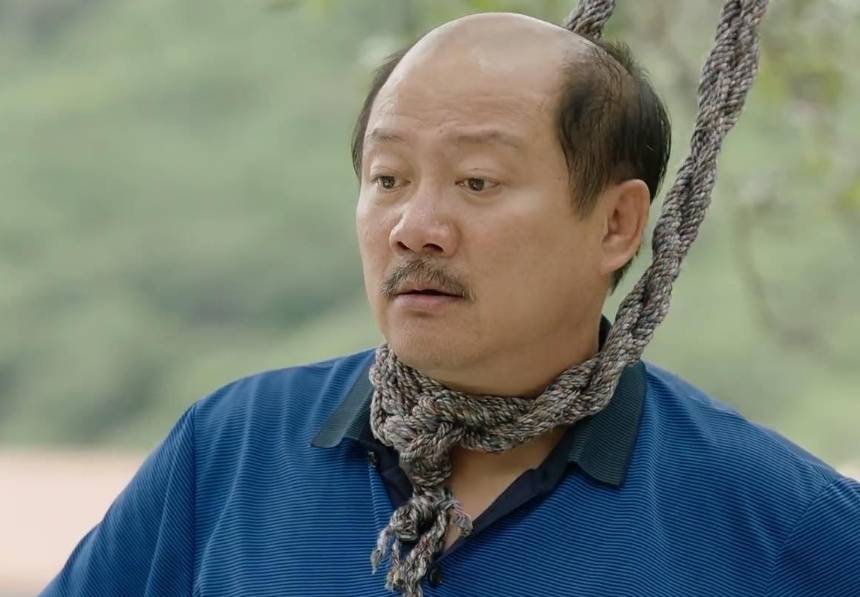 谢广坤光膀子雪地耍宝,身体冻到发白不穿衣,网友:都多大年纪了