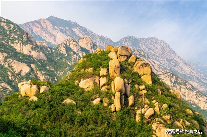 北京一座石头山，有京西小黄山之称，天梯只能容纳一个人