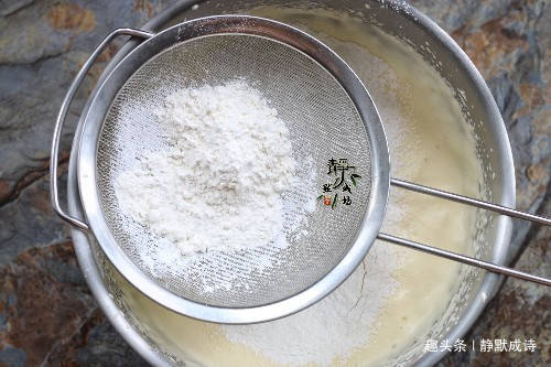 蛋糕胚怎么做用烤箱烤 c78e3e8235fc459abe3c62cd2fad3d2b.jpeg