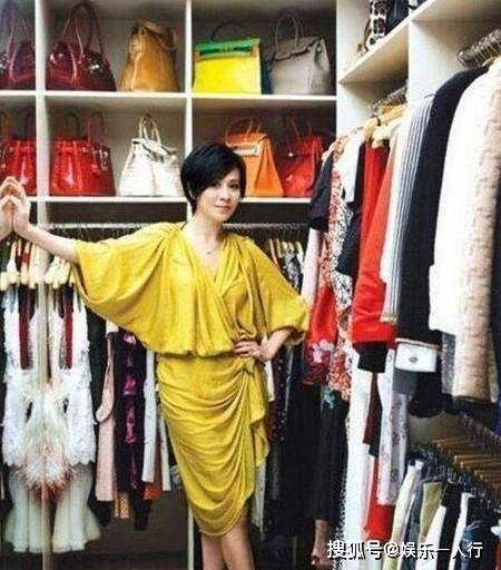 參觀劉嘉玲在上海的豪宅，一個人住獨棟樓房，衣帽間全是名牌服飾 娛樂 第7張