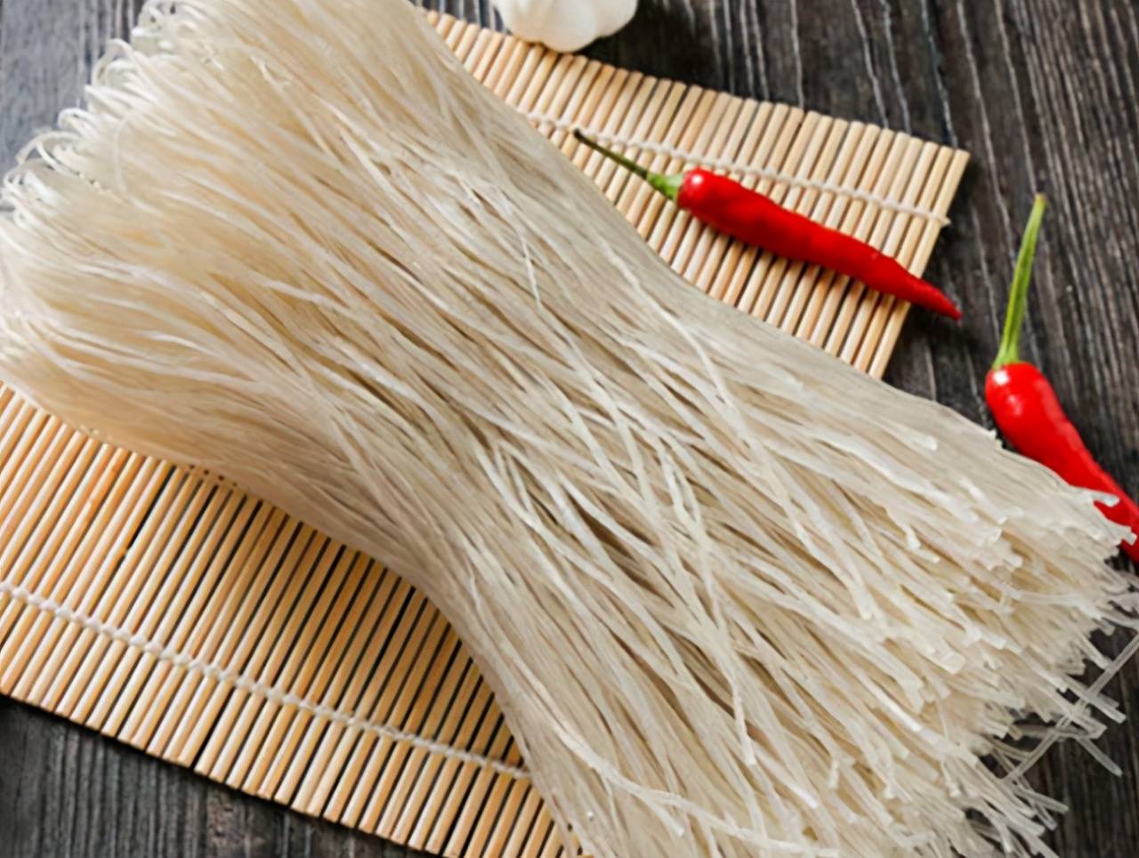 "假粉丝"用手一折便出破绽,方便又实用,再也不用担心买到假的