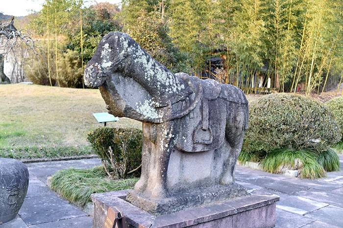 几个夫人太君墓道梅山大慈寺南宋石刻钱主