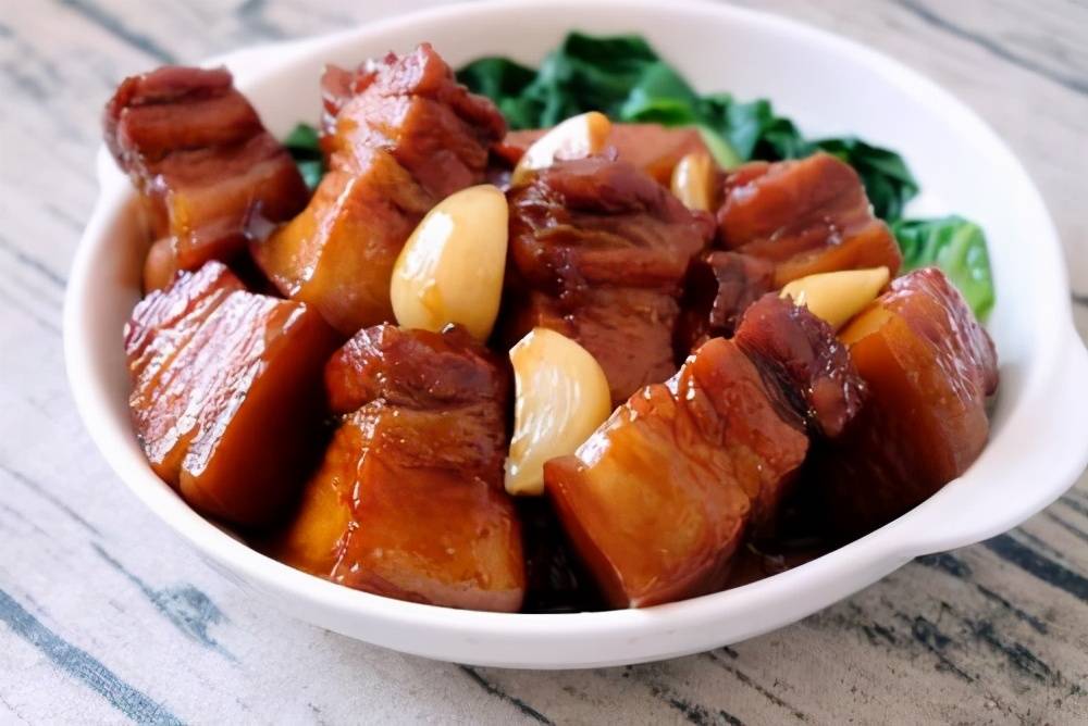 红烧肉怎么做软糯香甜 4d968a21754e46cc9723c00c0fec9788.jpeg