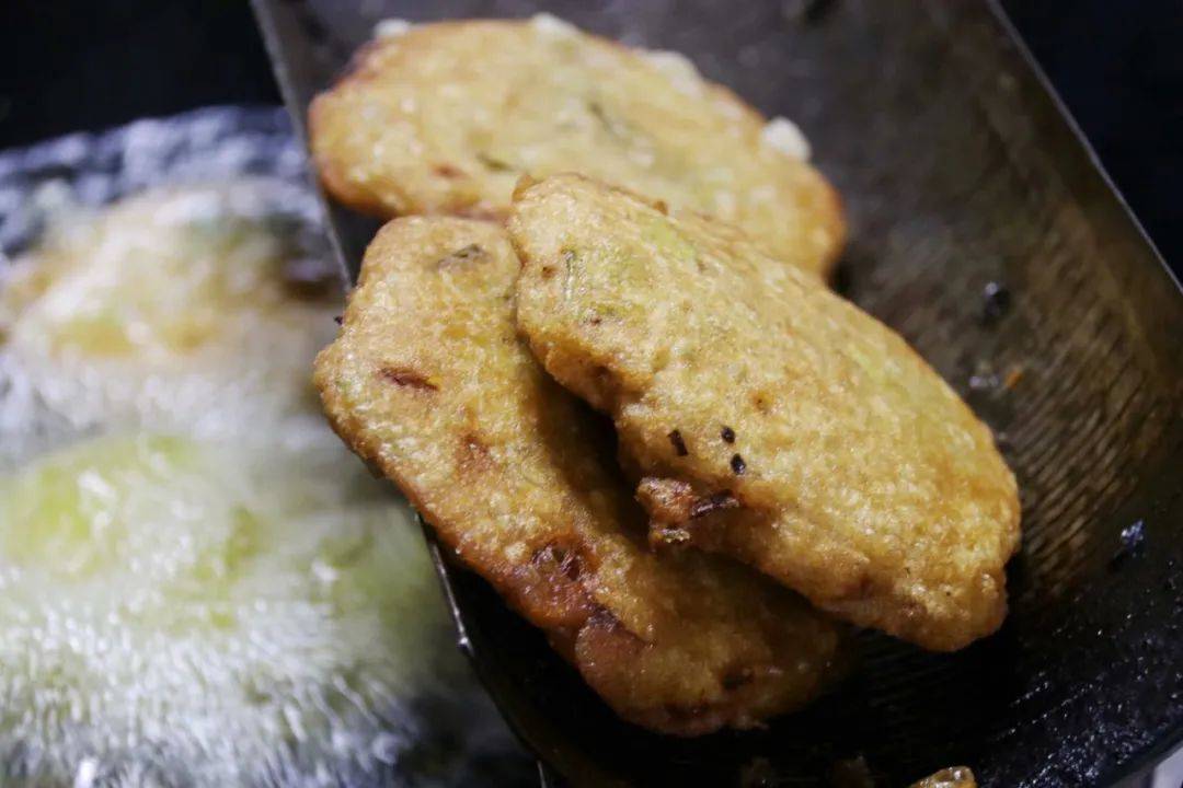 连州人的家乡味道星子牛肉糍包裹浓浓乡愁炸出特色风味