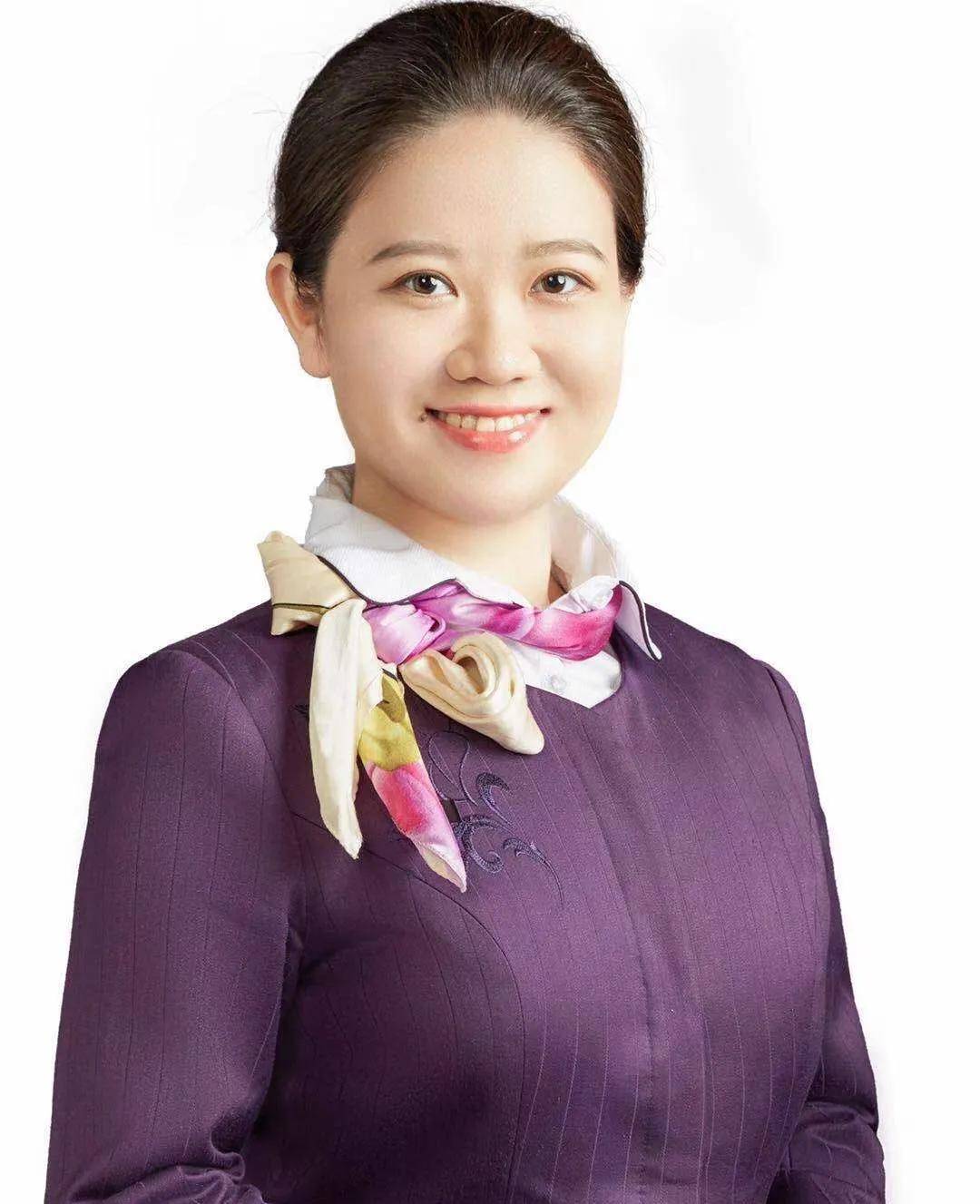 给她的生活带来了诸多不便,她信中的小刘就是青岛银行一位大堂经理,她