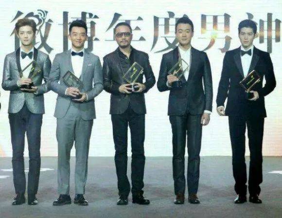 4,郑恺郑恺官方身高178,但他和苏炳添站在一起身高也差不多,苏炳添