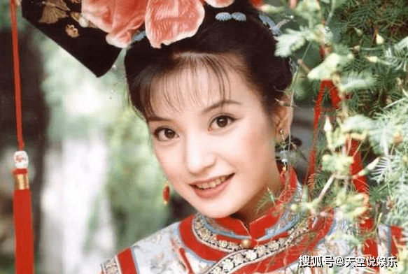 还珠格格老版紫薇小燕子 b1b75075d8cb41eba27ec4aed6a489fa.png