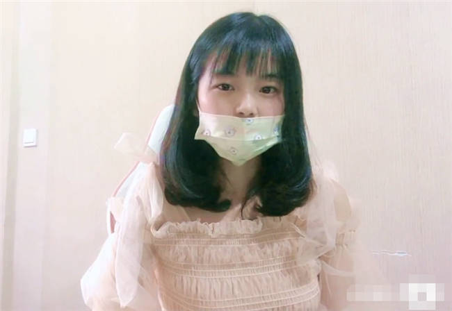 和平精英女主播奔奔解说算是其中的一位,从18年开始直播至今,奔奔都带