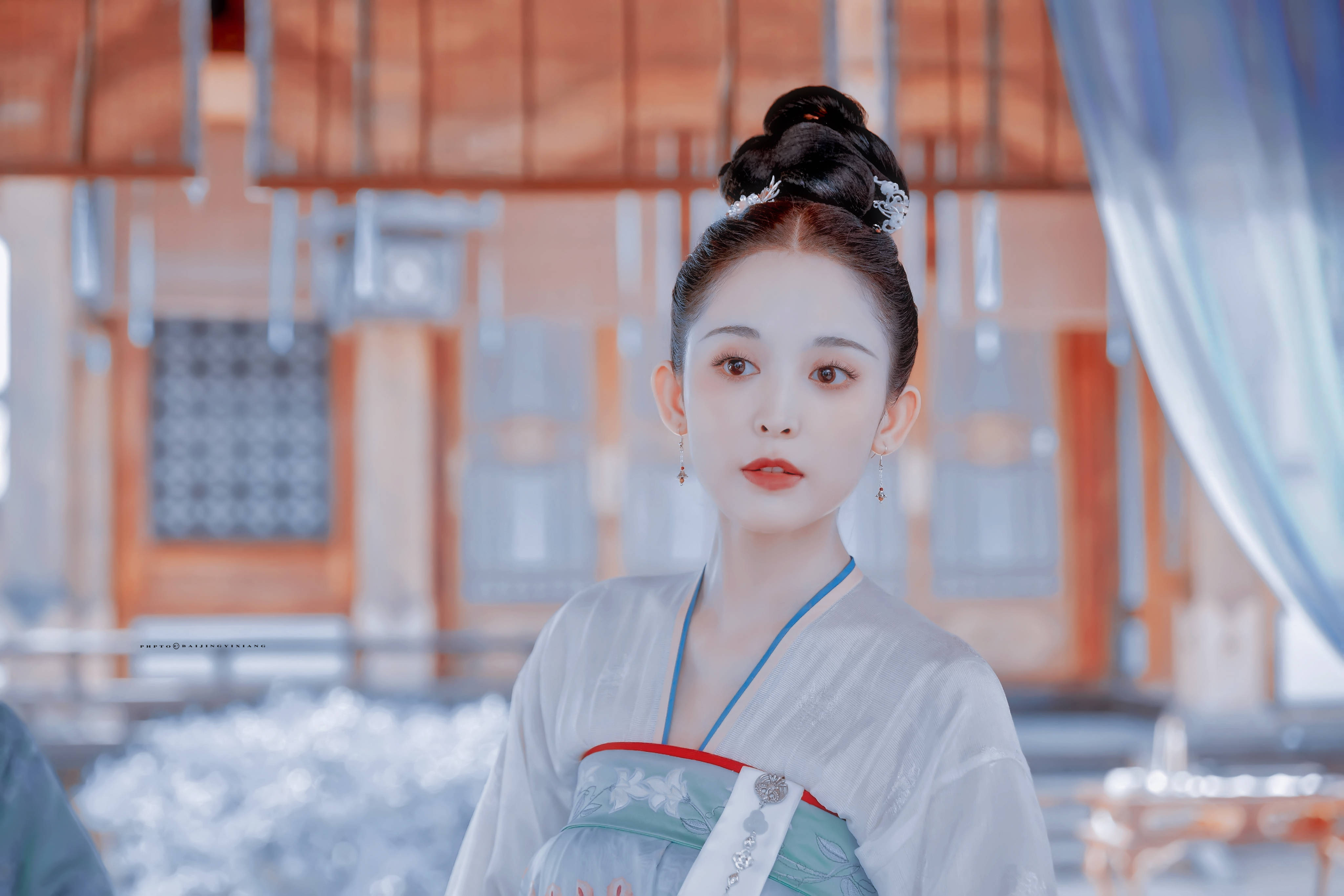 风起霓裳十八岁的琉璃明艳动人