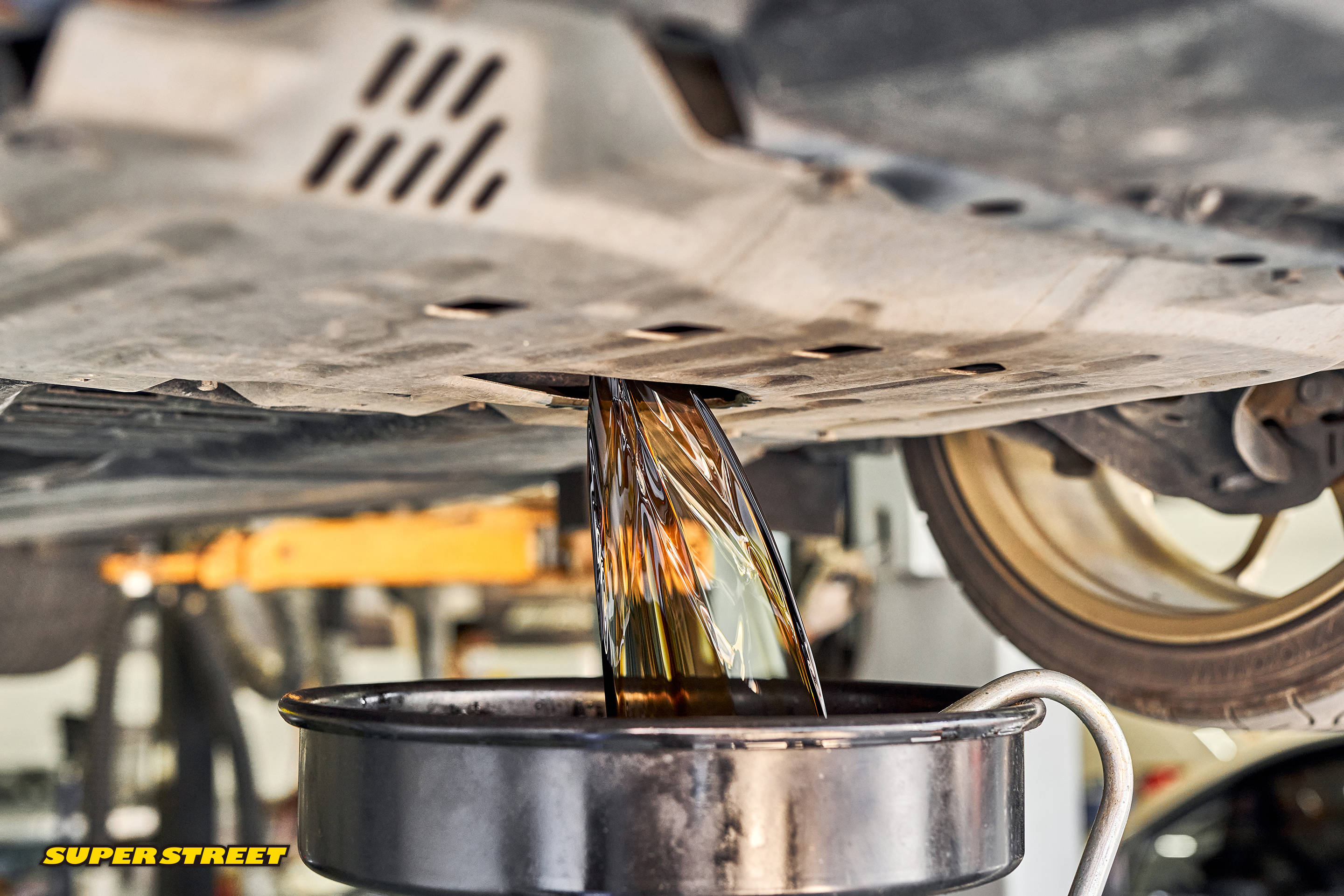 双酯技术换油下赛道斯巴鲁brz更换摩特300v竞技机油