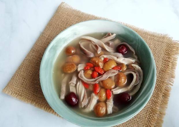 板栗可以和什么煲汤好吃 0f0a7e68f78348aaa39305b5b2f90cc9.jpeg