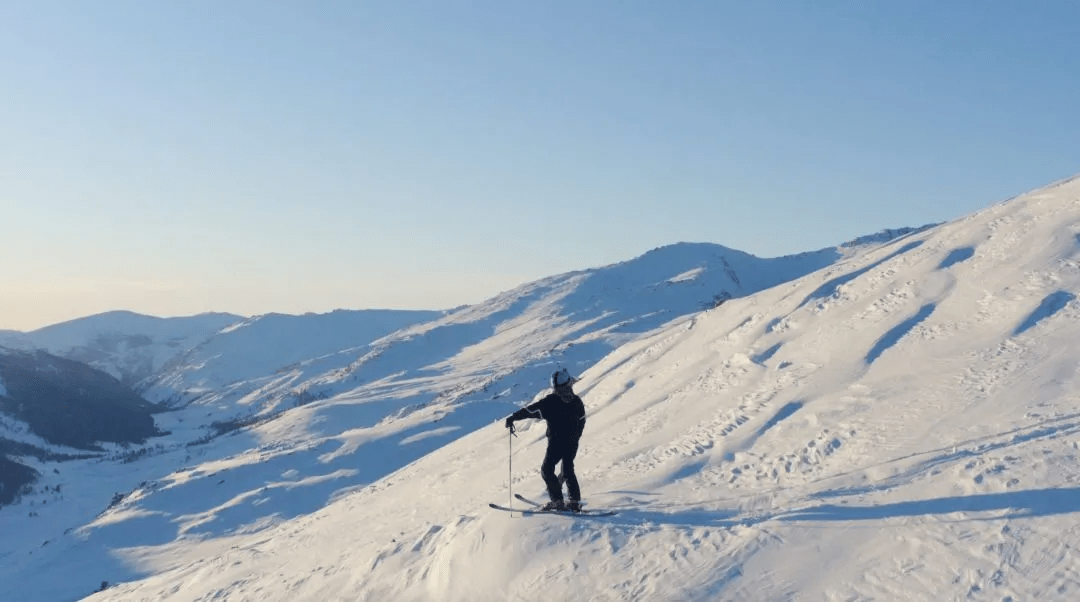【打卡阿勒泰】古老毛皮滑雪剪纸——指尖上的的滑雪艺术
