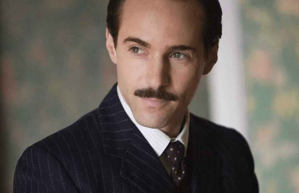 疯狂借势,让自己成为时代的"风口"留下一封告别信后,香奈儿和卡柏乘坐