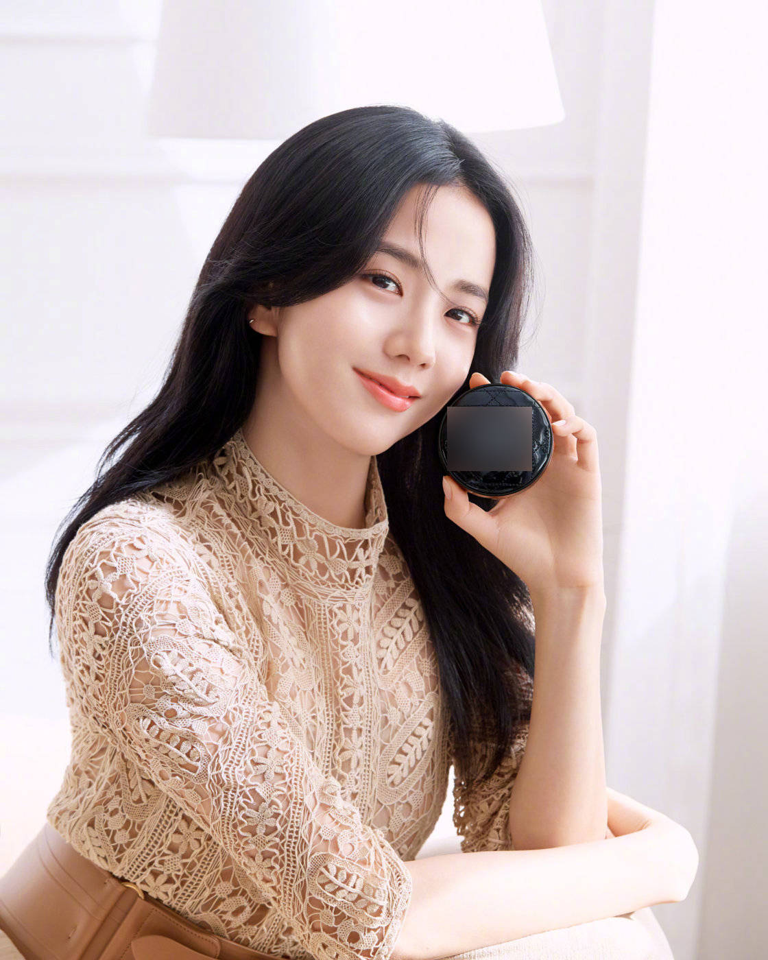 韩第一清纯美女拍私房照 红唇妩媚尽显娇俏少女感