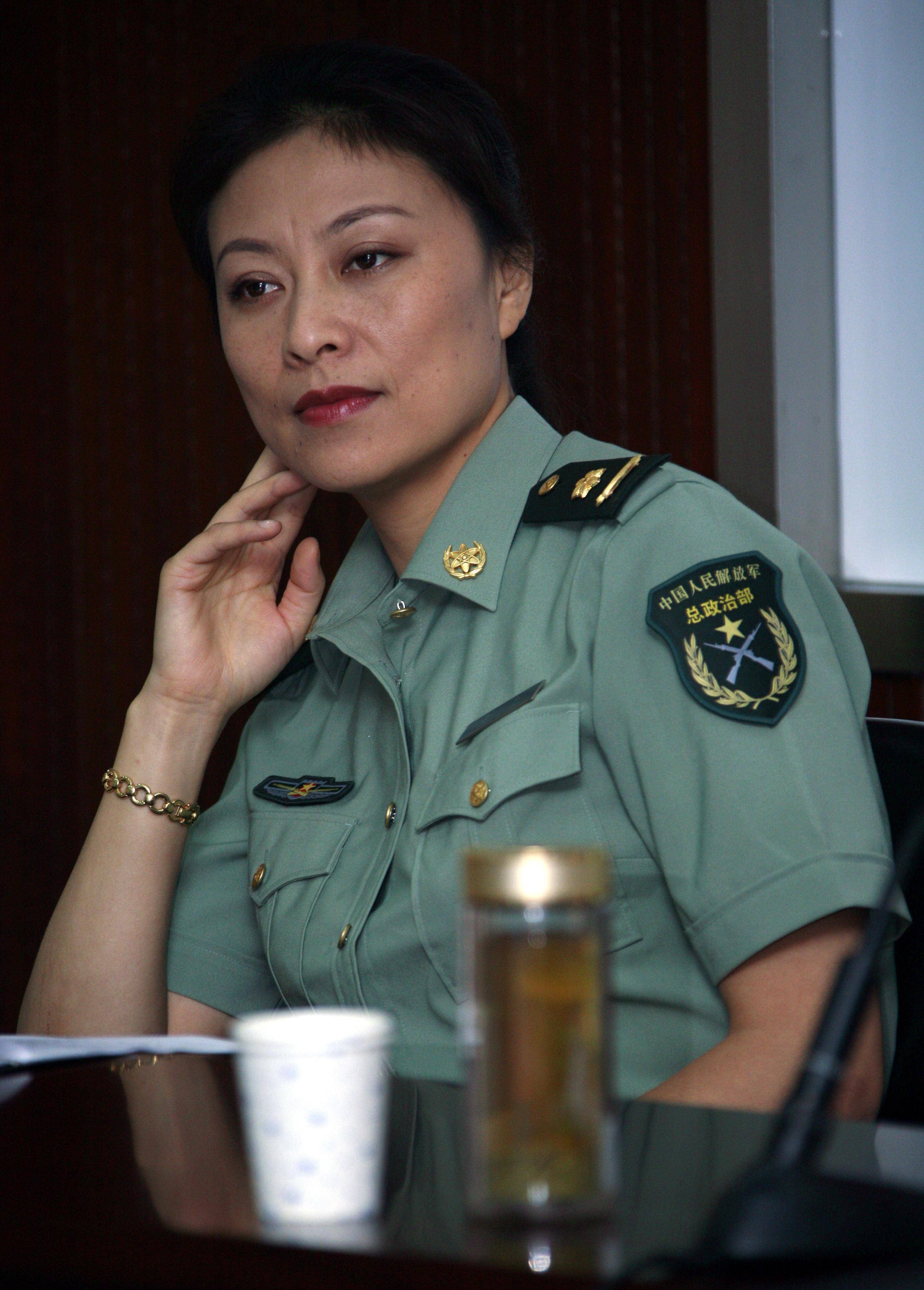 出道1年就获影后的岳红,离婚后拼命拍戏挣钱患癌,今58岁现状如何?