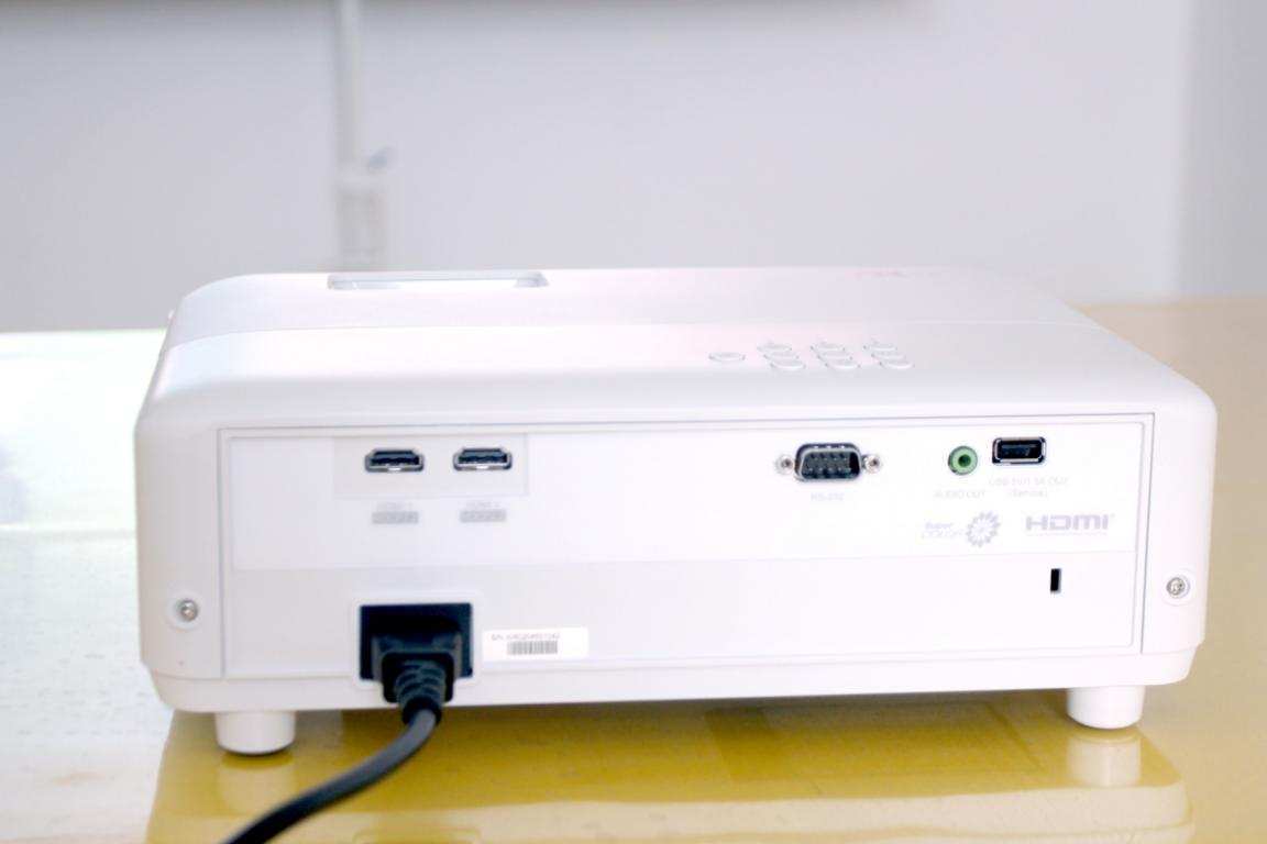 游戏追剧兼顾,4k画质高亮度低延迟,优派px701-4k评测