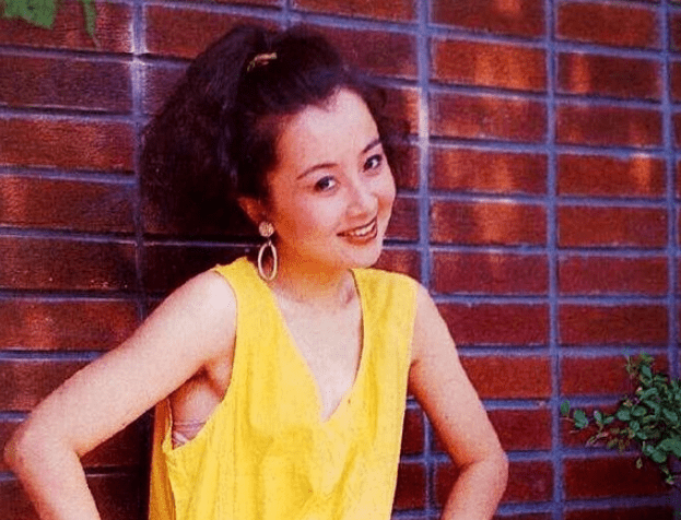 曾和宋佳同剧比美,与导演丈夫闪婚恩爱至今,女儿貌美随了她_金梦