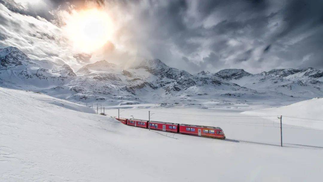一路向冬，这些绝美的列车线路和雪景更配