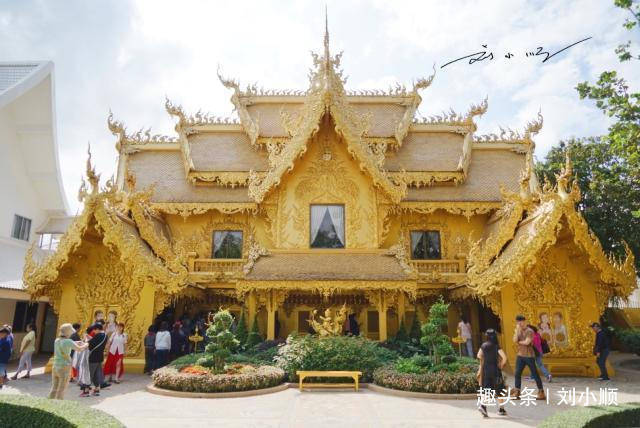 泰国“最奢华”的黄金厕所，位于著名寺庙内，好多中国游客不敢上