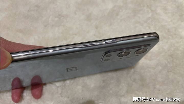 定制|一加9系列上手谍照曝光 或采用哈苏定制镜头