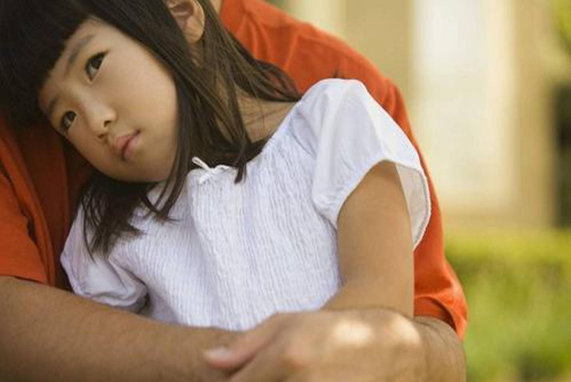 心理研究证实孩子有认生黄金期如果提前暗示智力在发育