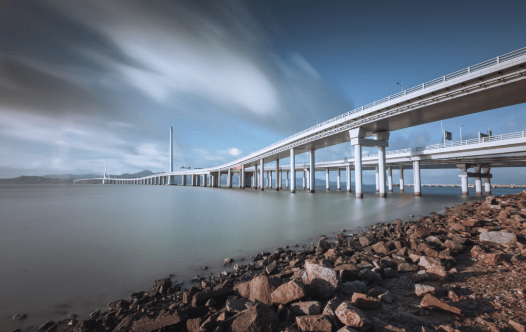 智慧养护是延长高速公路桥梁使用寿命的新方式