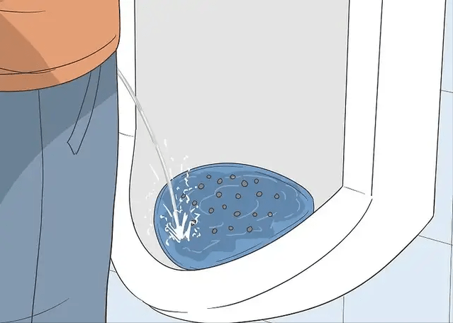 男生这样使用小便池,不但科学还防溅,保洁阿姨都竖起了大拇指_尿液