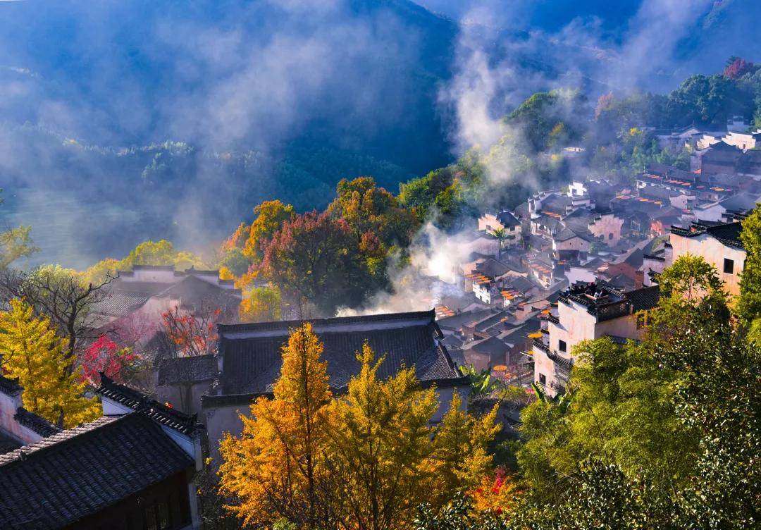 篁岭入选2020百大微博年度旅行地,最美乡村古镇实至名归!