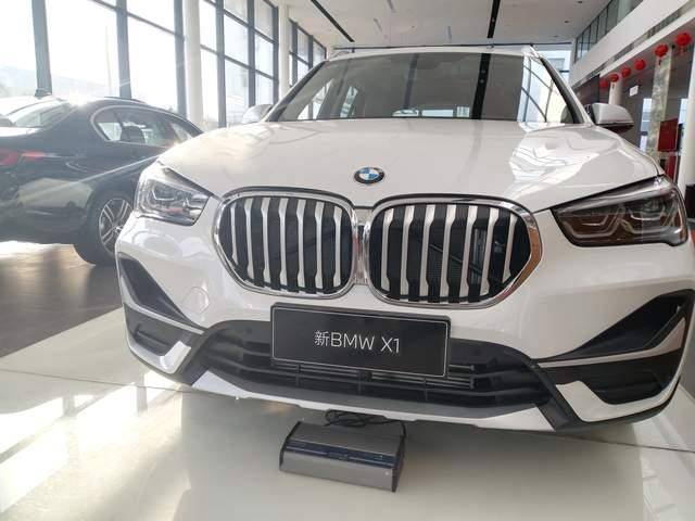 20多万就能买豪华suv新款宝马x1实拍搭20t四驱
