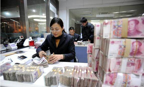 原存款超过20万,不要定期存款。银行经理:利息比工资高!