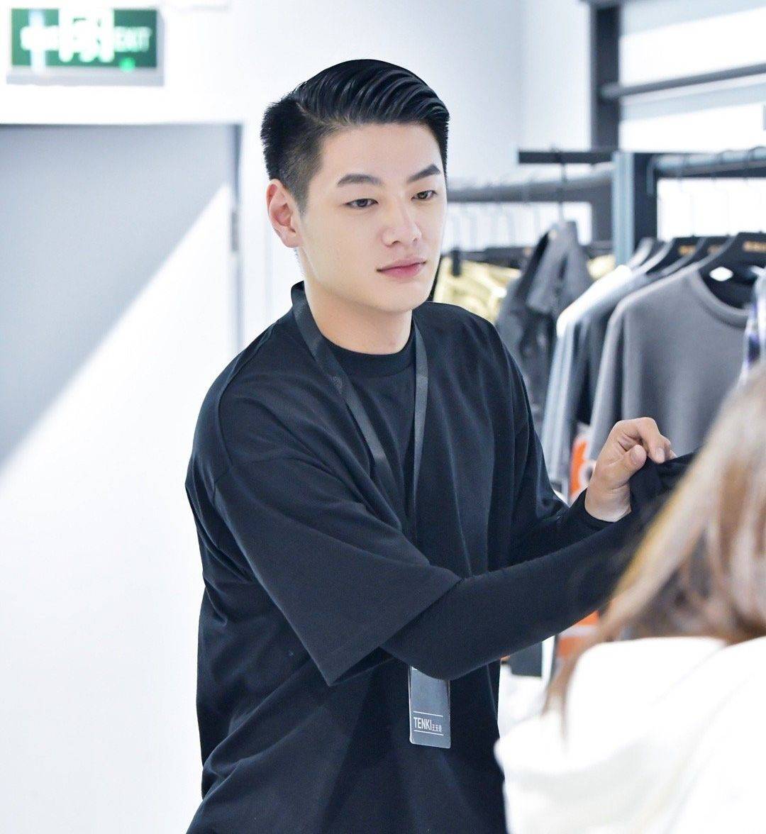 同一屋檐下李诞邓紫棋直呼不可理喻富少爷王天奇简直太奇葩