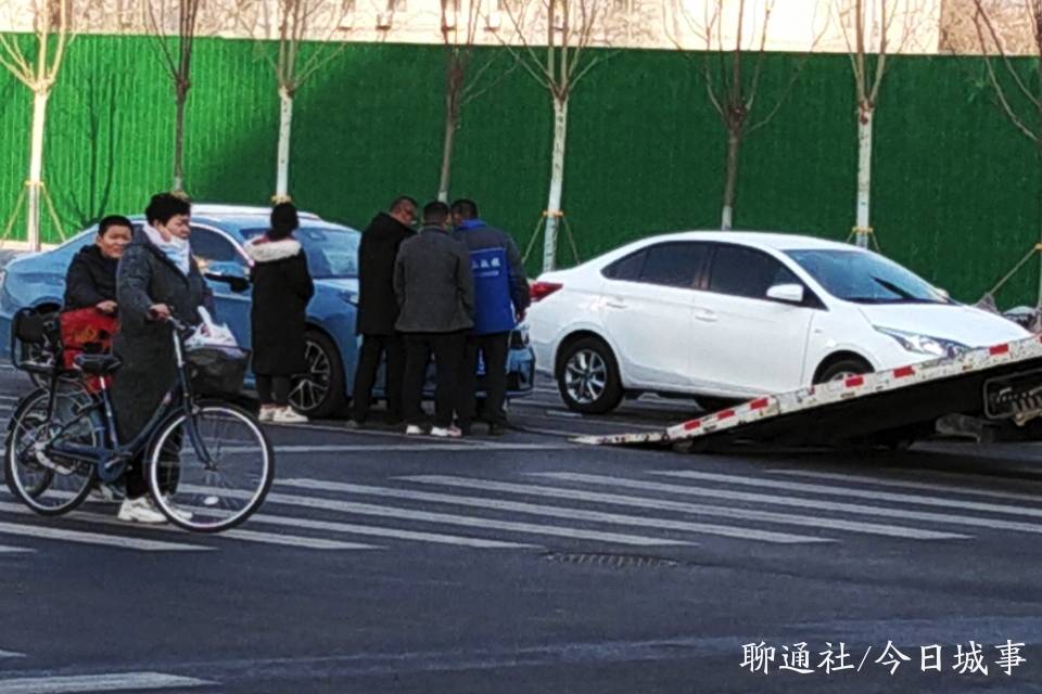 山东茌平卖煎饼果子的也翻车春节出行更要时刻绷紧安全弦