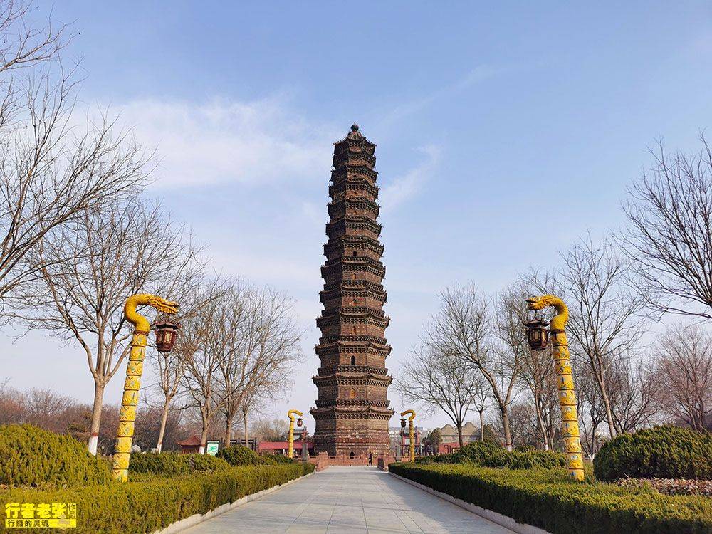 开封地标 900年铁塔不是铁的 抵抗了炮击 黄河洪水和数次地震 琉璃