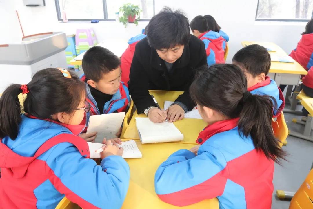 城固县衡水实验学校给你拜年了