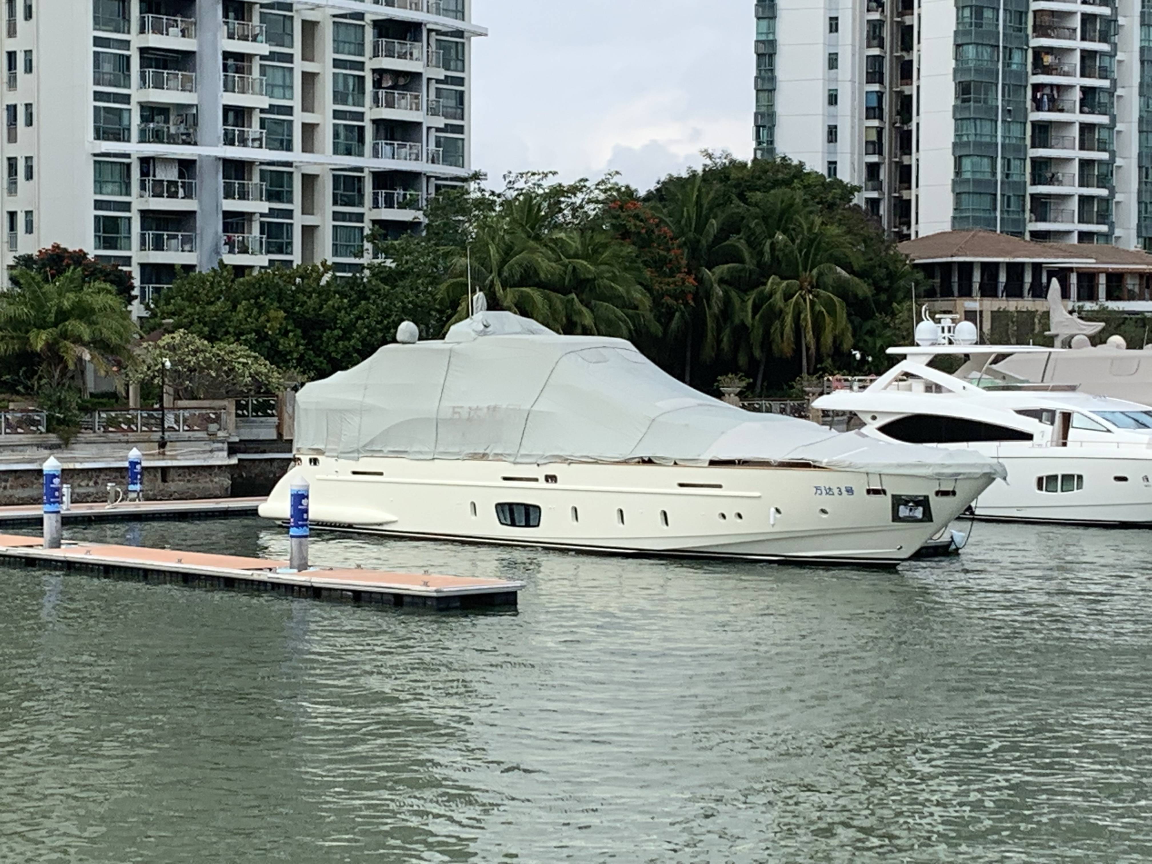 8亿左右,一举超越了王思聪家的万达三号,拿到了三亚游艇界的最