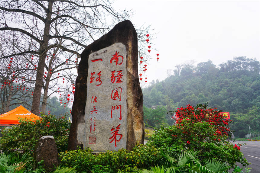 广西有个好玩的景区，已经有2000年历史了，这里分分钟可以出国